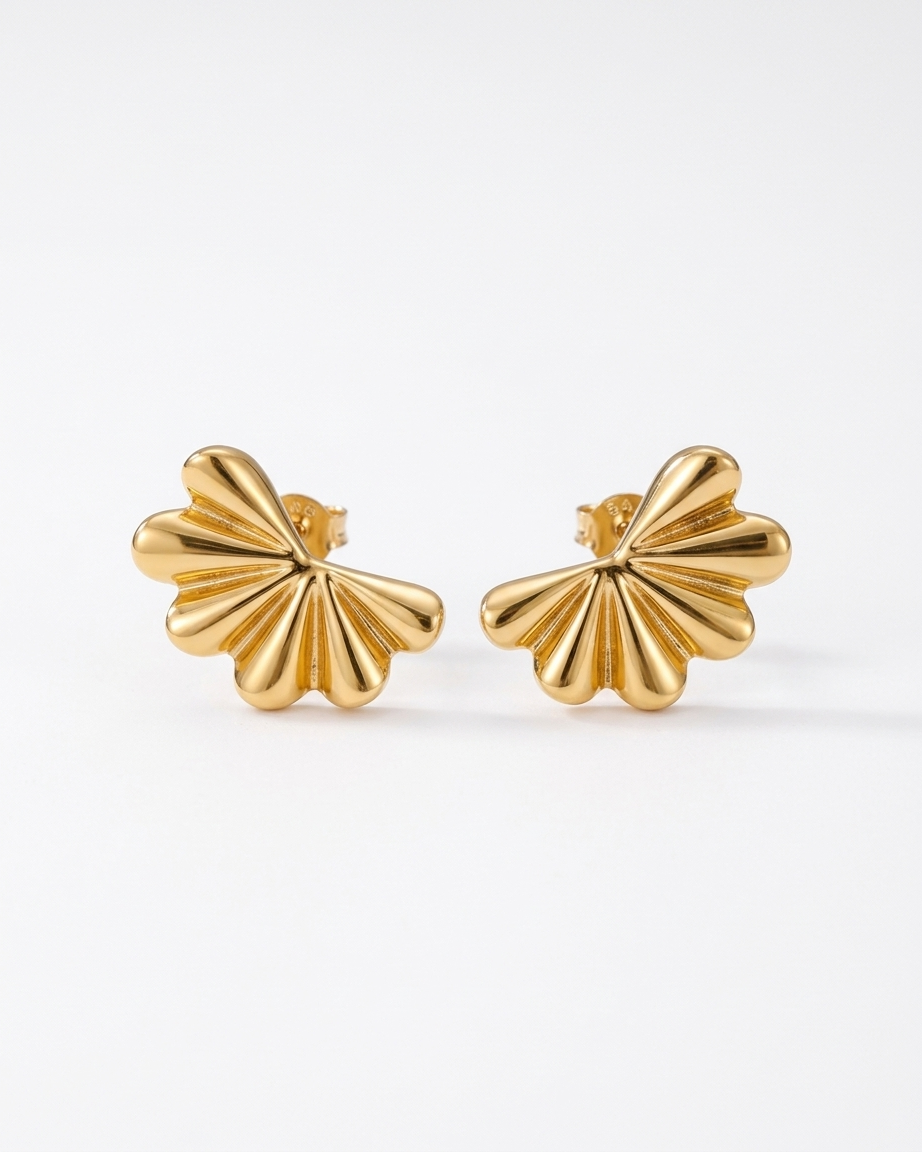 the golden petal studs 18K gold plated stainless steel 