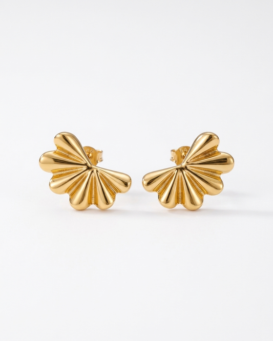 the golden petal studs 18K gold plated stainless steel 