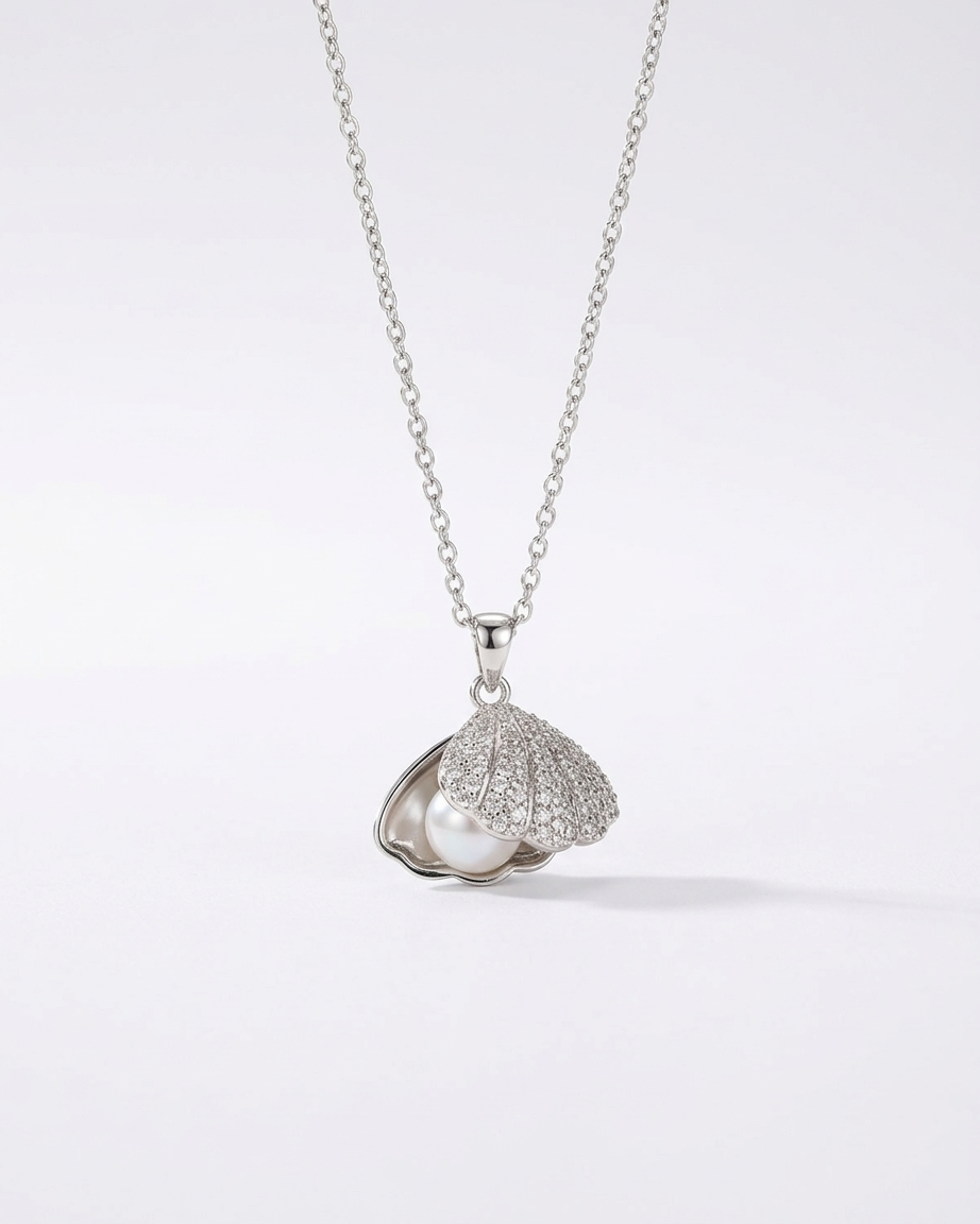 the pearl cove pendant 18K gold plated stainless steel pendant